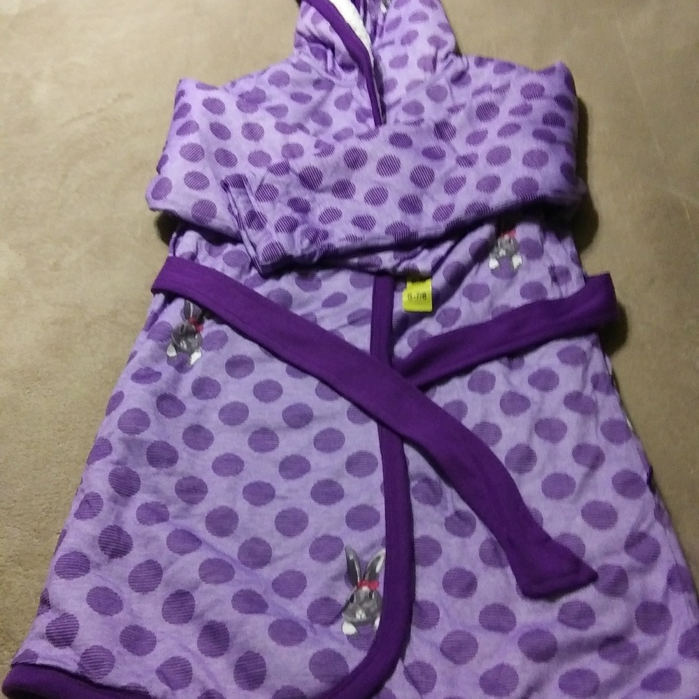 Robe - Picture 5 of 8